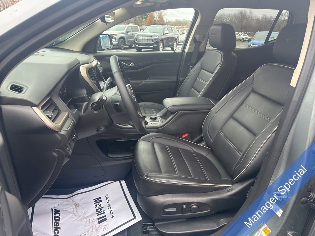 Used 2023 GMC Acadia Denali w/ Denali Ultimate Package image 16
