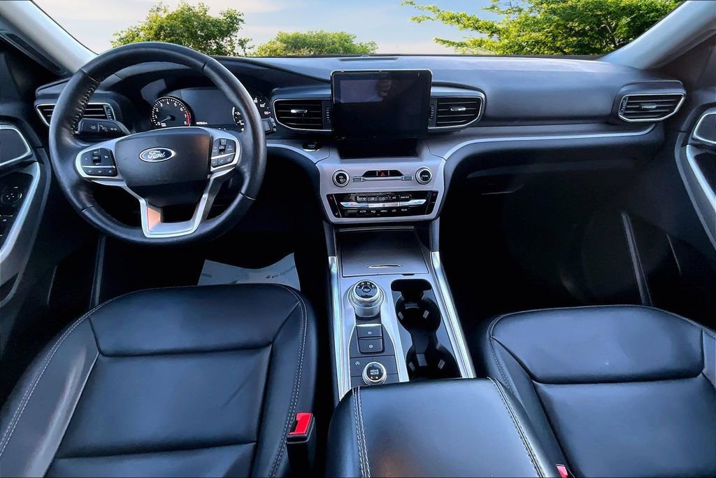 Certified 2023 Ford Explorer XLT w/ Equipment Group 202A image 15