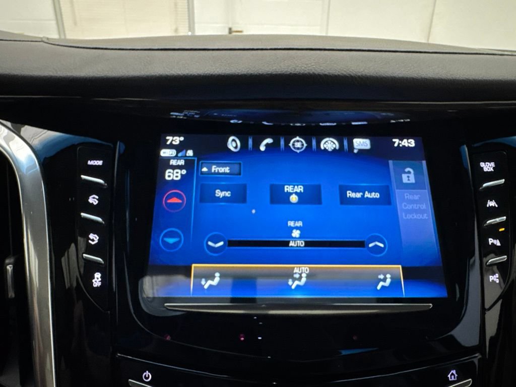 Used 2019 Cadillac Escalade Premium Luxury AWD/4WD image 39