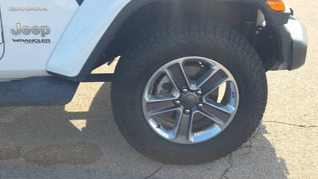 Used 2019 Jeep Wrangler Unlimited Sahara AWD/4WD image 31