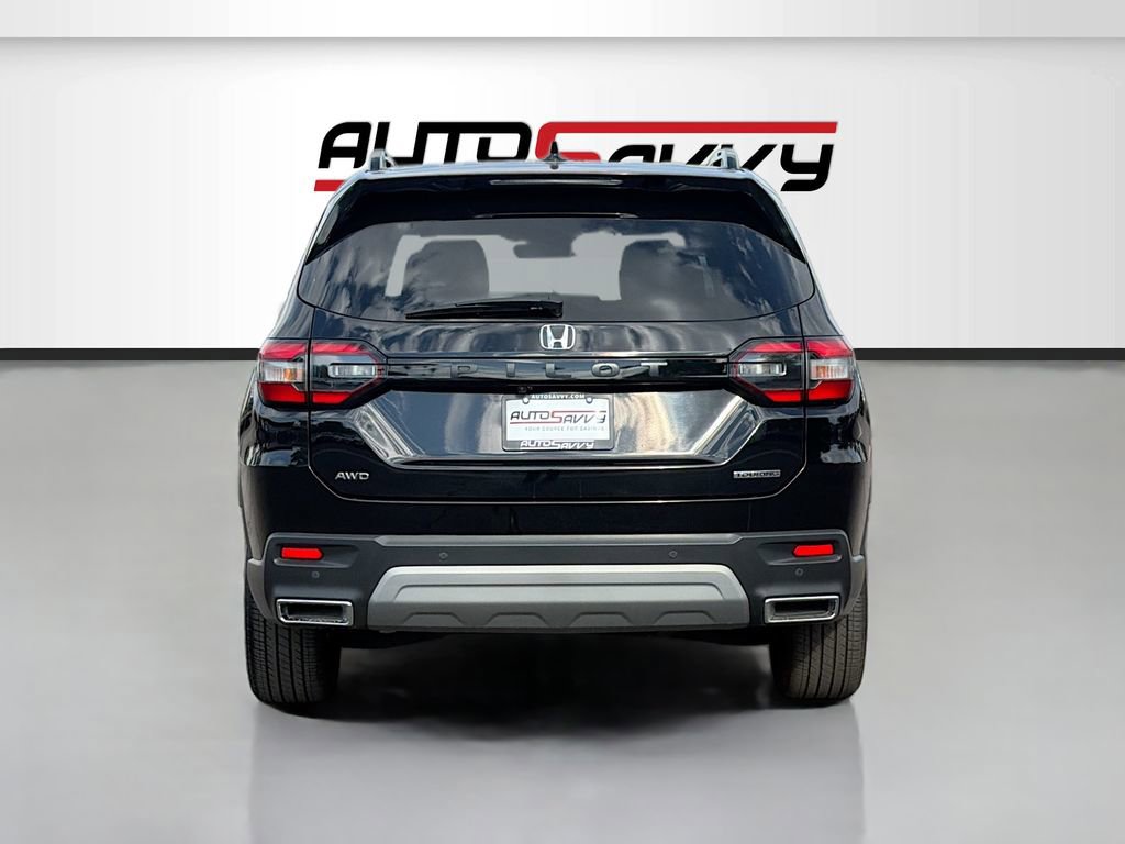 Used 2025 Honda Pilot Touring image 6