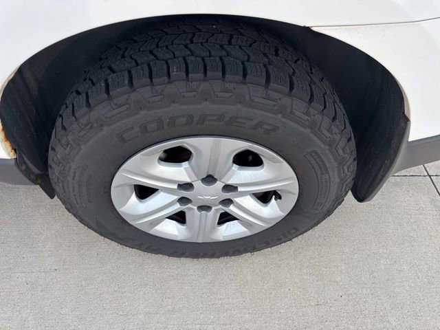 Used 2011 Chevrolet Traverse LS AWD/4WD image 12