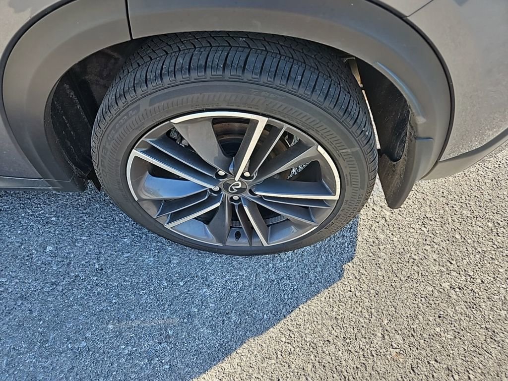 Used 2025 INFINITI QX55 Essential image 12