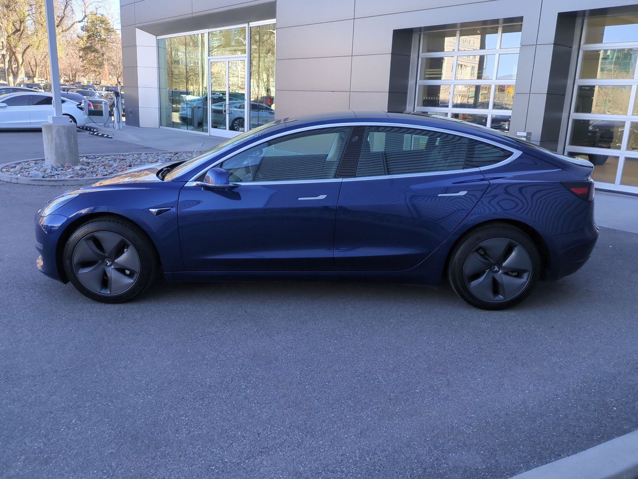 Used 2019 Tesla Model 3 Standard Range Plus image 7