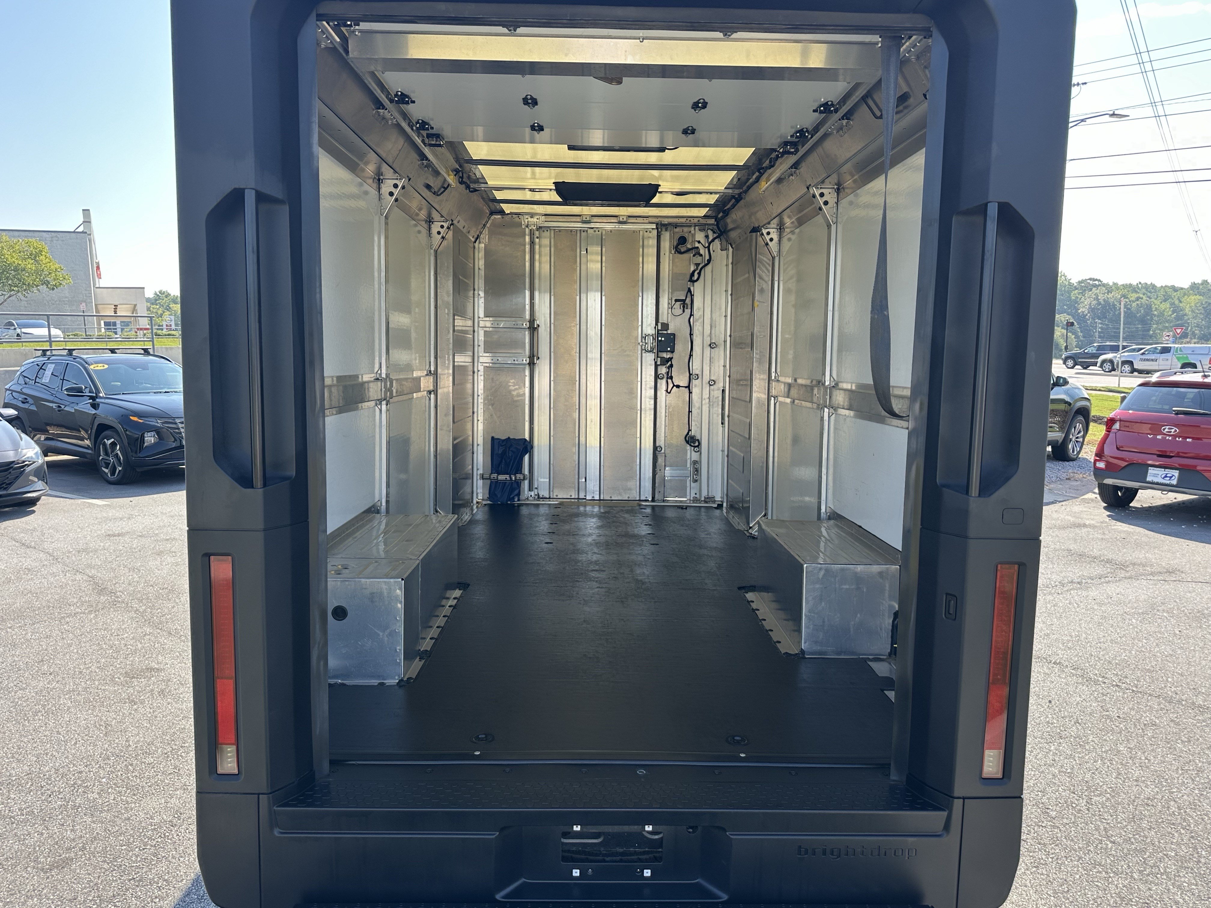 Used 2024 Chevrolet Brightdrop 600 w/ Commercial Equipment Package AWD/4WD image 16