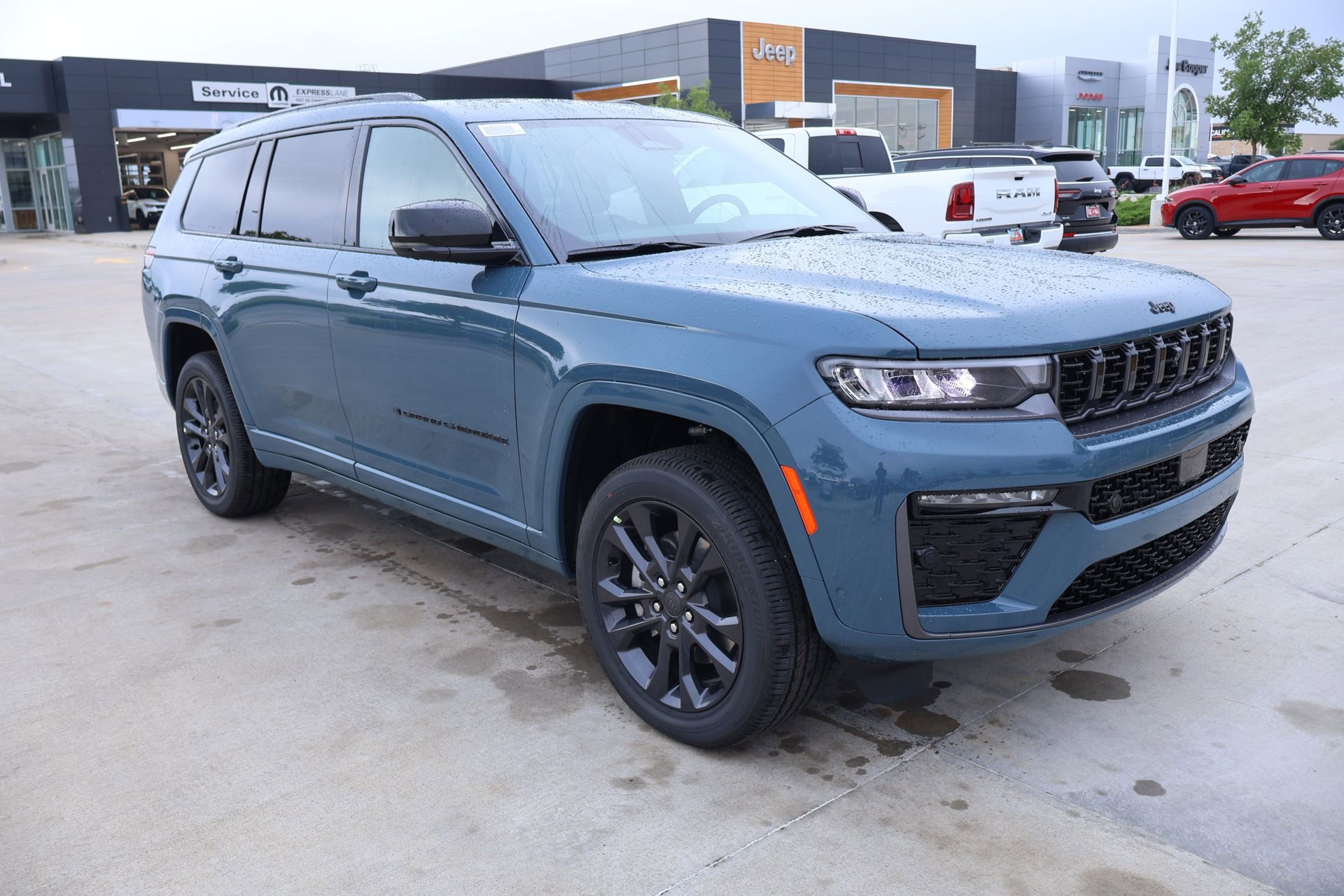 New 2026 Jeep Grand Cherokee L Limited AWD/4WD image 1