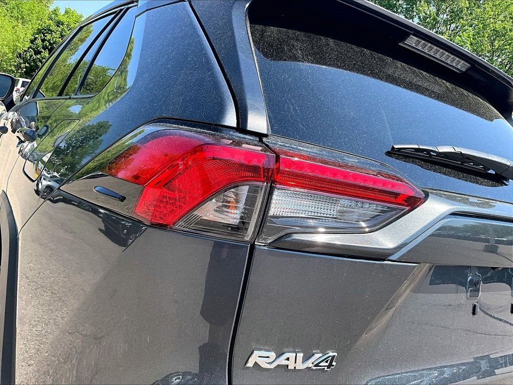 Certified 2020 Toyota RAV4 XLE w/ Convenience Package AWD/4WD image 33