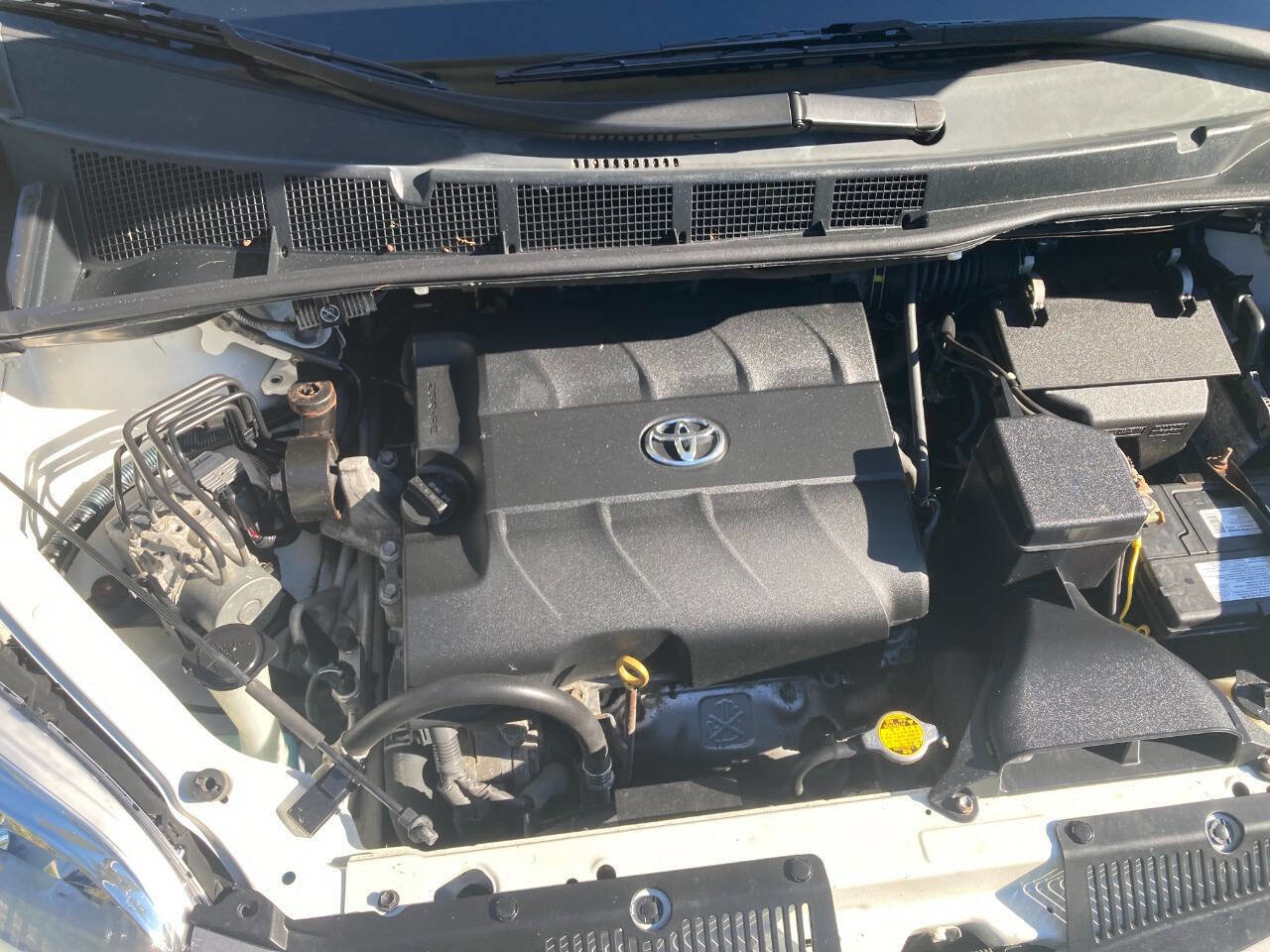 Used 2016 Toyota Sienna image 3