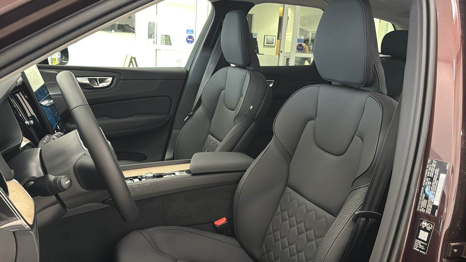 New 2026 Volvo XC60 T8 Plus w/ Protection Package Premier AWD/4WD image 23