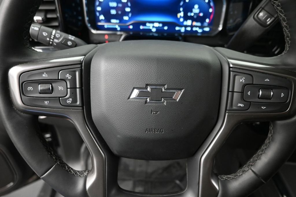 Used 2024 Chevrolet Silverado 2500 ZR2 w/ Technology Package AWD/4WD image 17