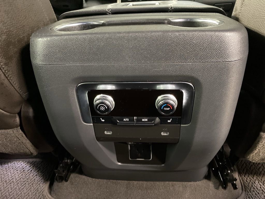 Used 2021 GMC Yukon Denali w/ Denali Premium Package image 22