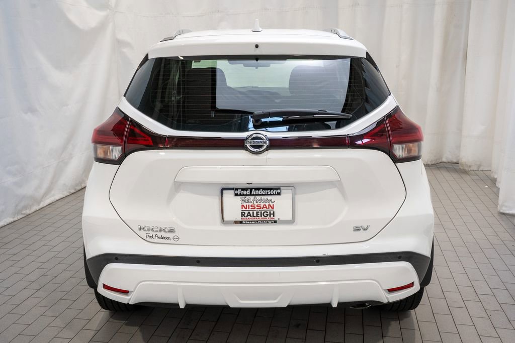 Certified 2021 Nissan Kicks SV image 4