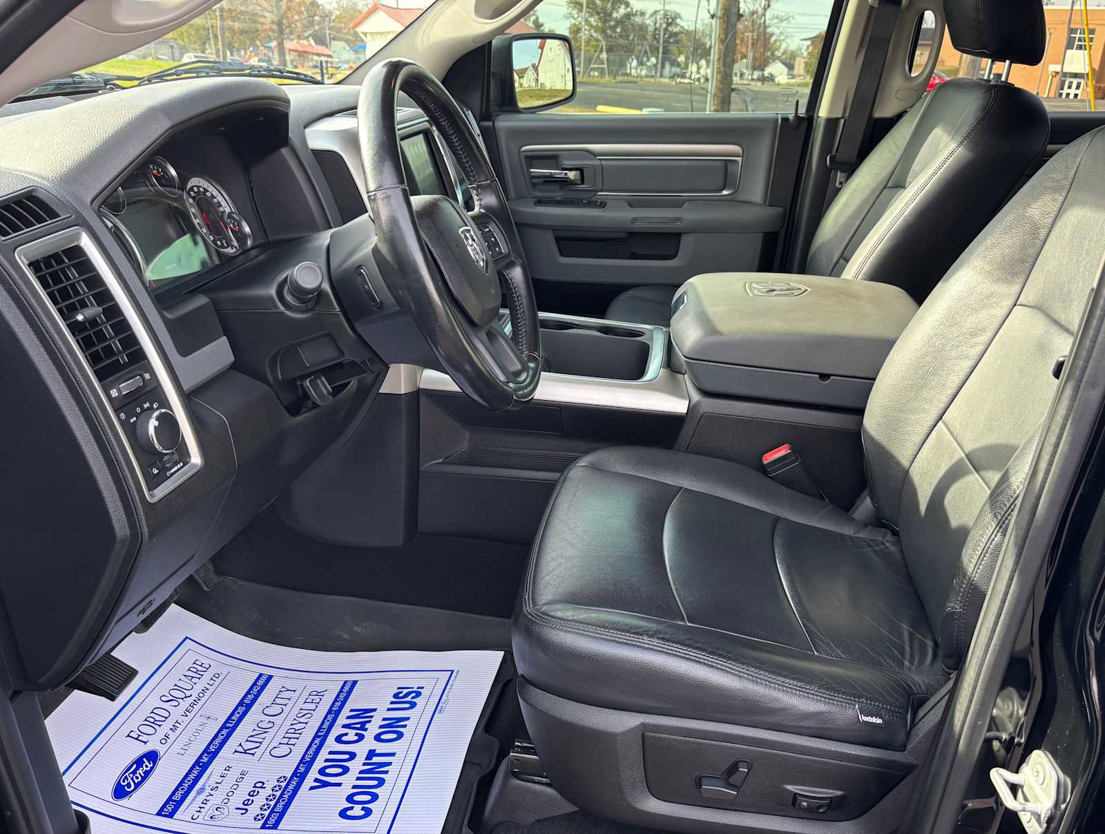 Used 2020 RAM 1500 Classic SLT w/ Luxury Group image 16