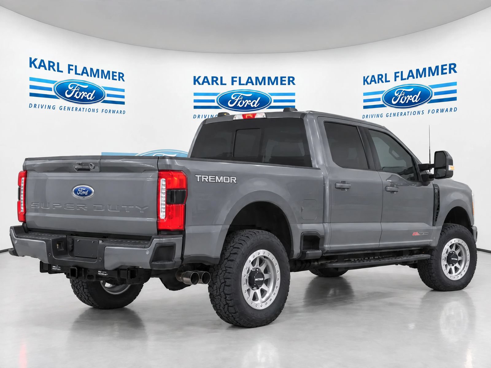 Used 2024 Ford F250 Lariat w/ Lariat Ultimate Package AWD/4WD image 3