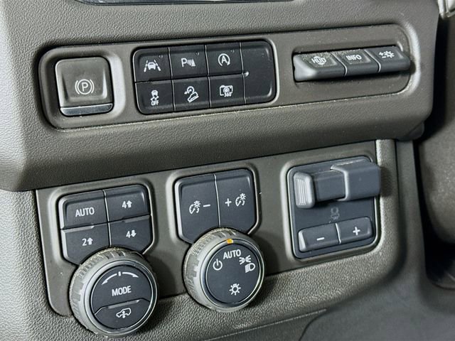 Used 2023 Chevrolet Suburban High Country w/ LPO, Illumination Package image 13