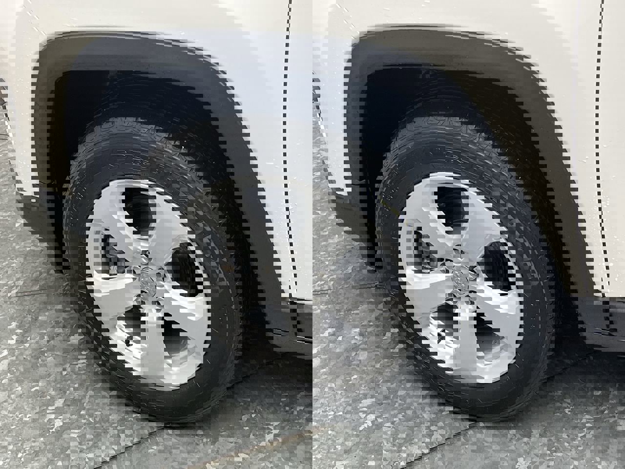 Used 2019 Jeep Compass Latitude w/ Cold Weather Group image 28