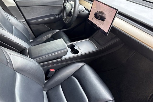 Used 2022 Tesla Model Y Long Range image 21