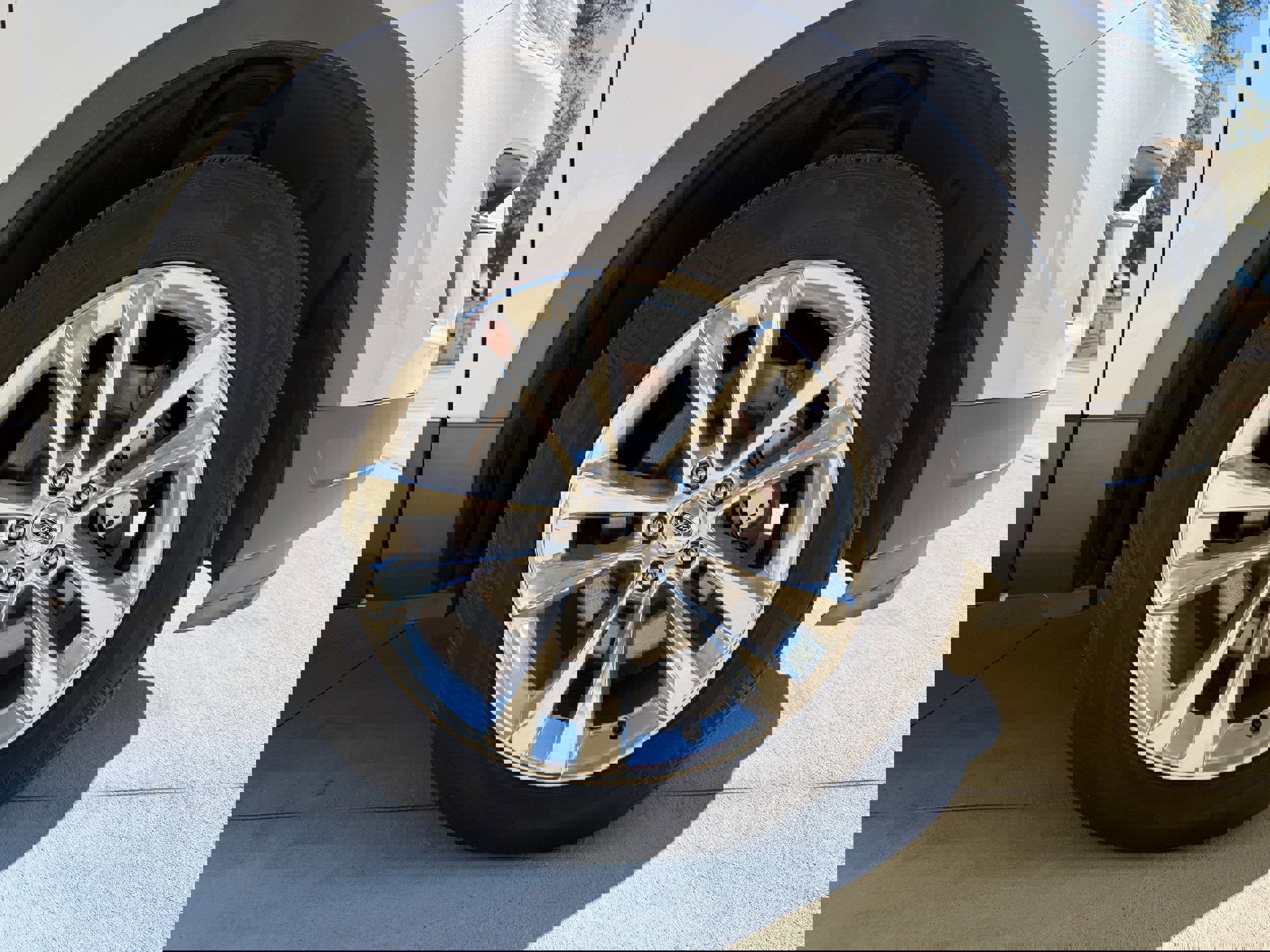 Used 2018 Ford Explorer XLT w/ Equipment Group 202A AWD/4WD image 9