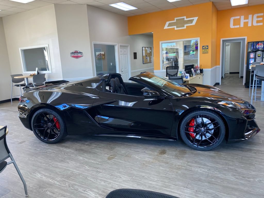 New 2026 Chevrolet Corvette Z06 RWD image 2