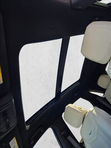 Used 2025 Cadillac XT5 Sportv w/ Technology Package image 16