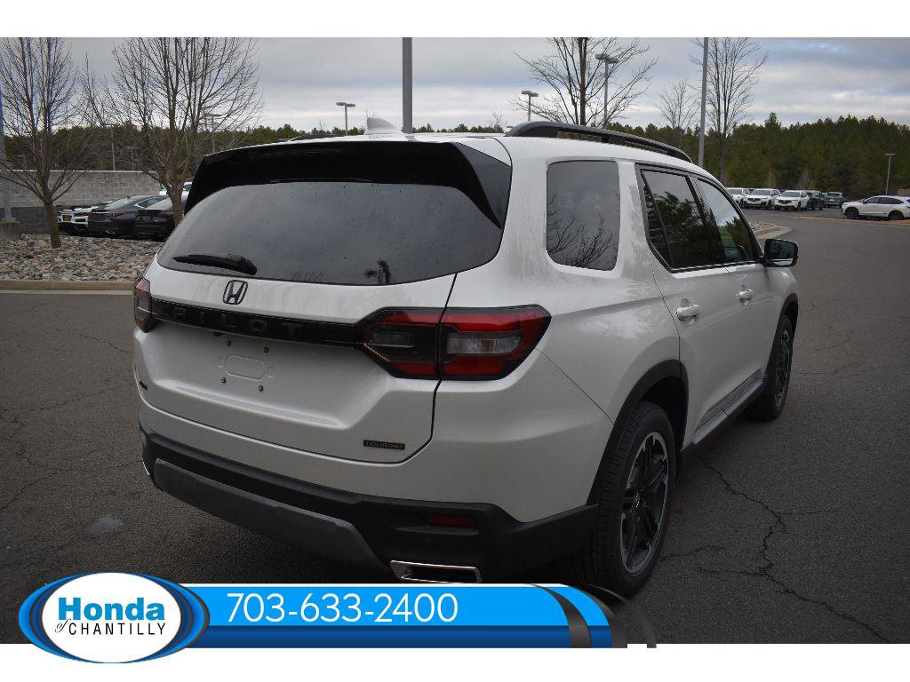 New 2026 Honda Pilot Touring image 7