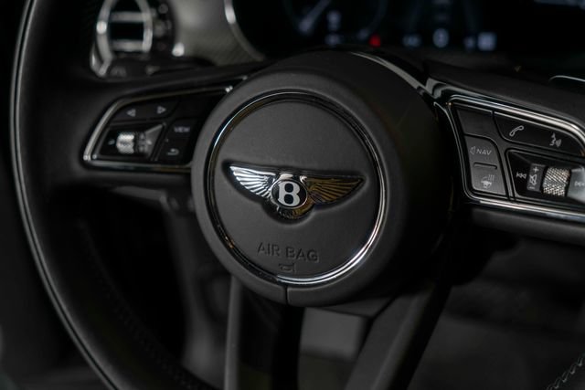 Used 2022 Bentley Bentayga AWD/4WD image 25