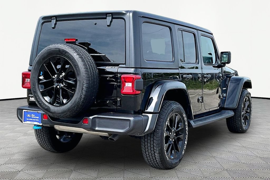 Used 2022 Jeep Wrangler Unlimited Sahara w/ Cold Weather Group AWD/4WD image 2