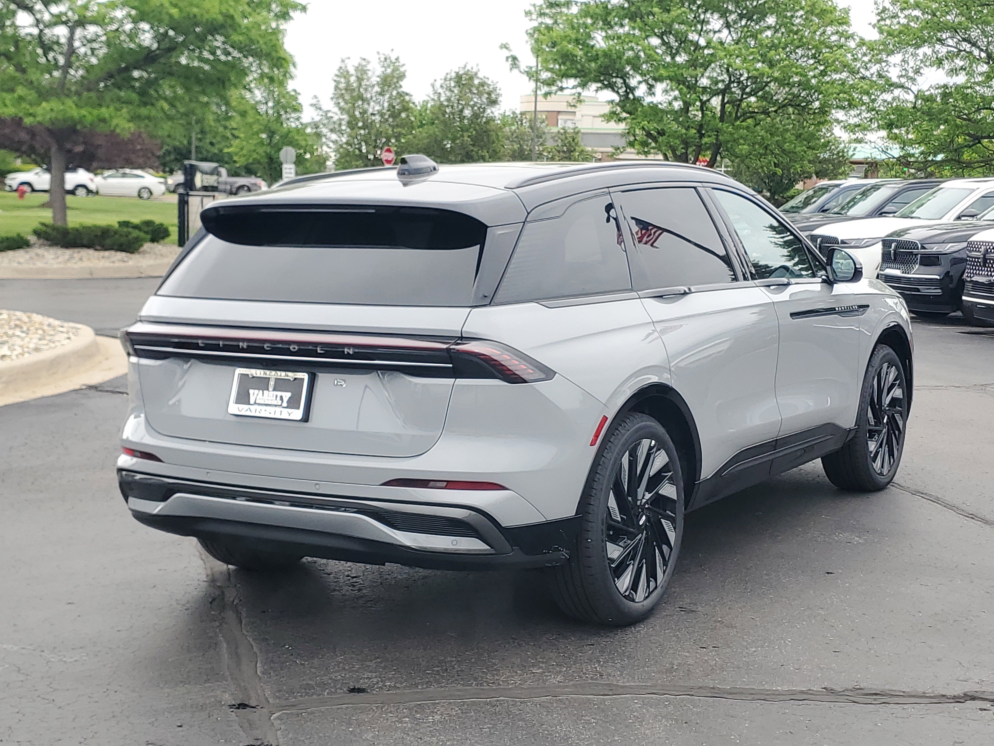 New 2026 Lincoln Nautilus Reserve w/ Jet Appearance Package AWD/4WD image 4