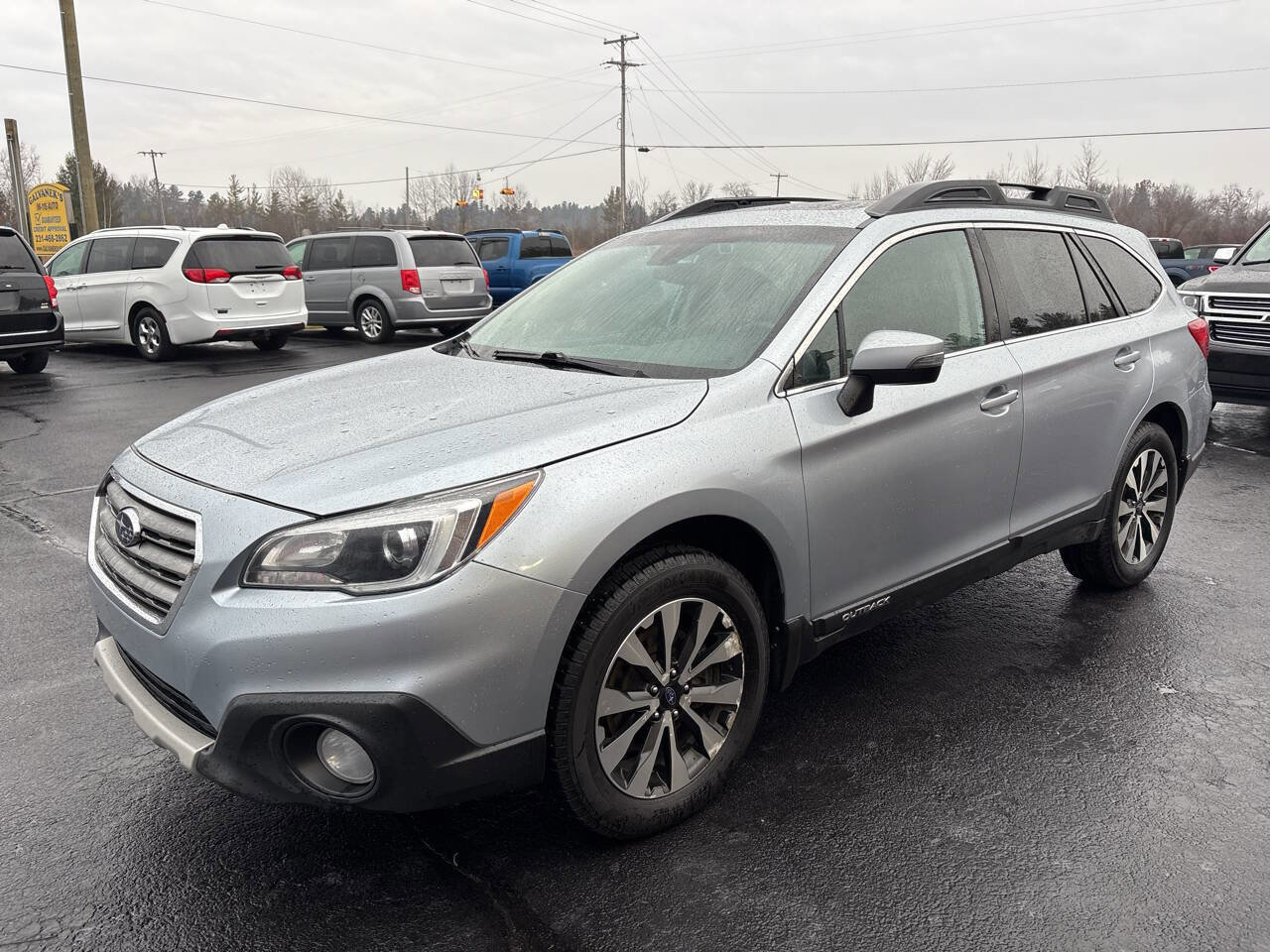 Used 2017 Subaru Outback 2.5i Limited image 2