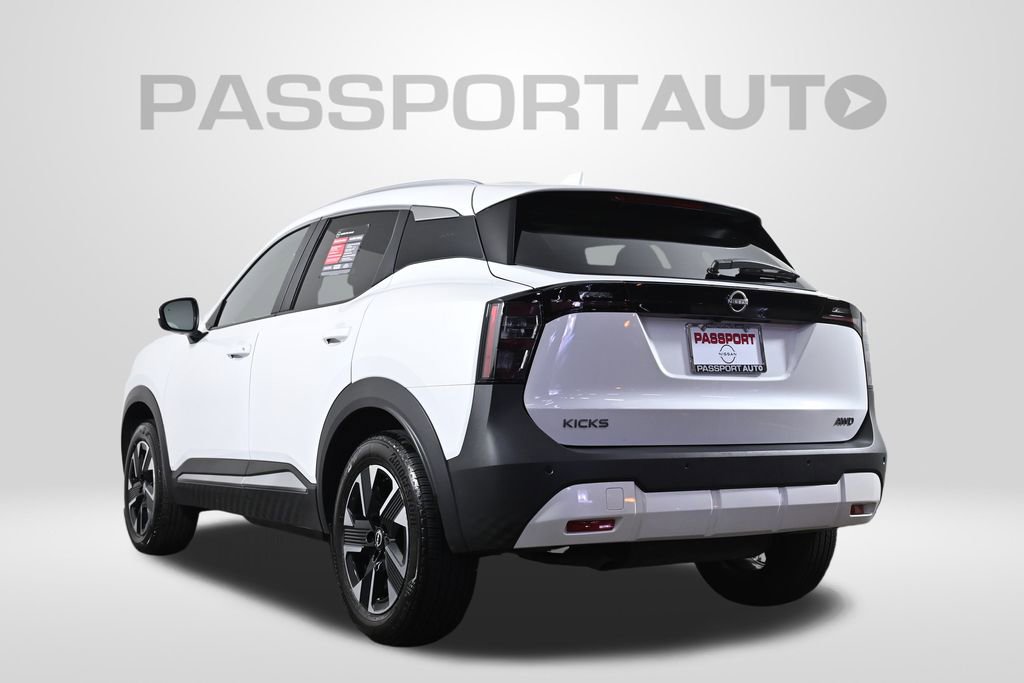 Used 2025 Nissan Kicks SV w/ SV Premium Package image 7