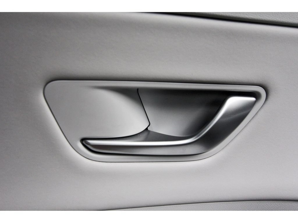 Certified 2025 Hyundai Kona Limited AWD/4WD image 23
