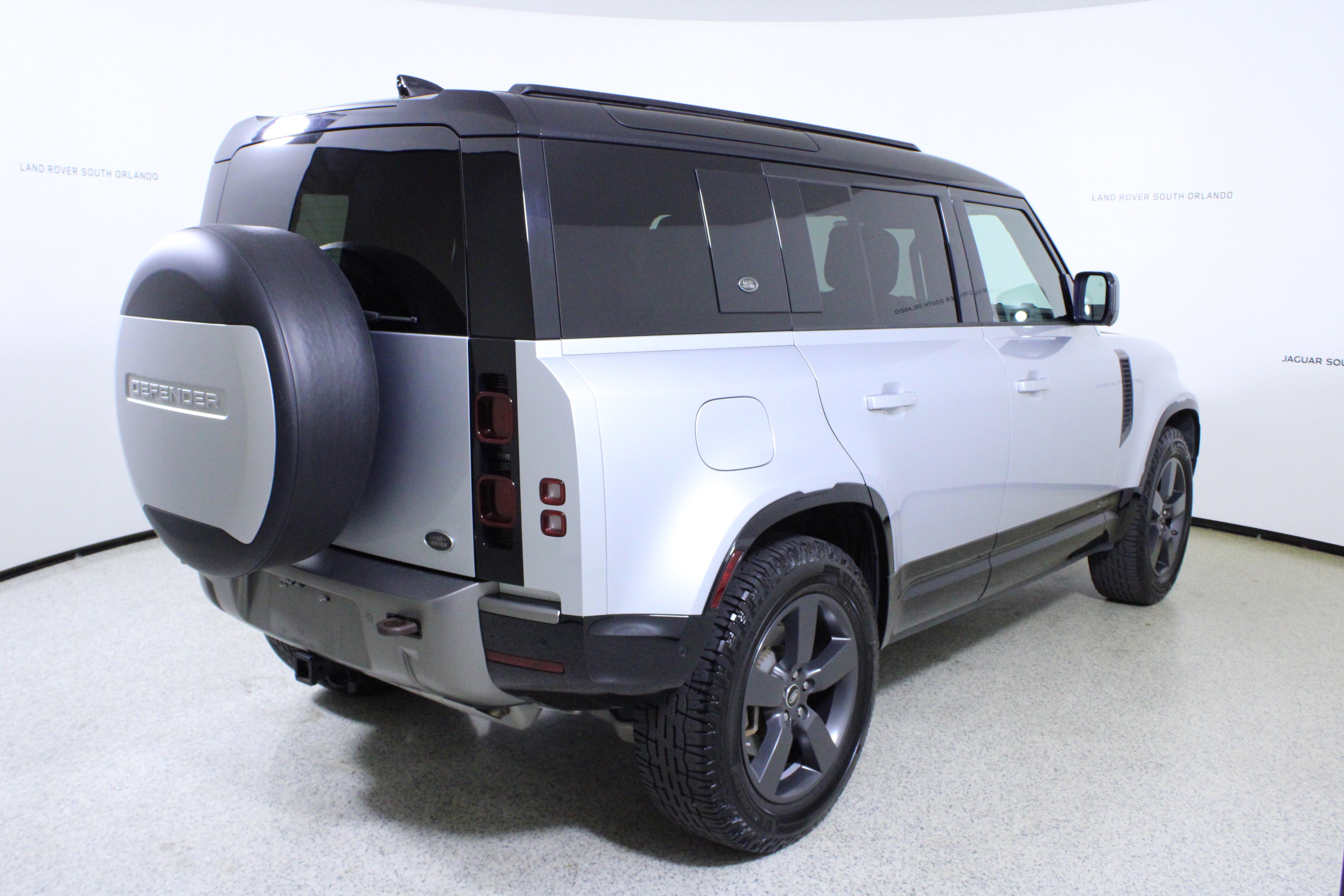 Used 2021 Land Rover Defender 110 X-Dynamic HSE image 7