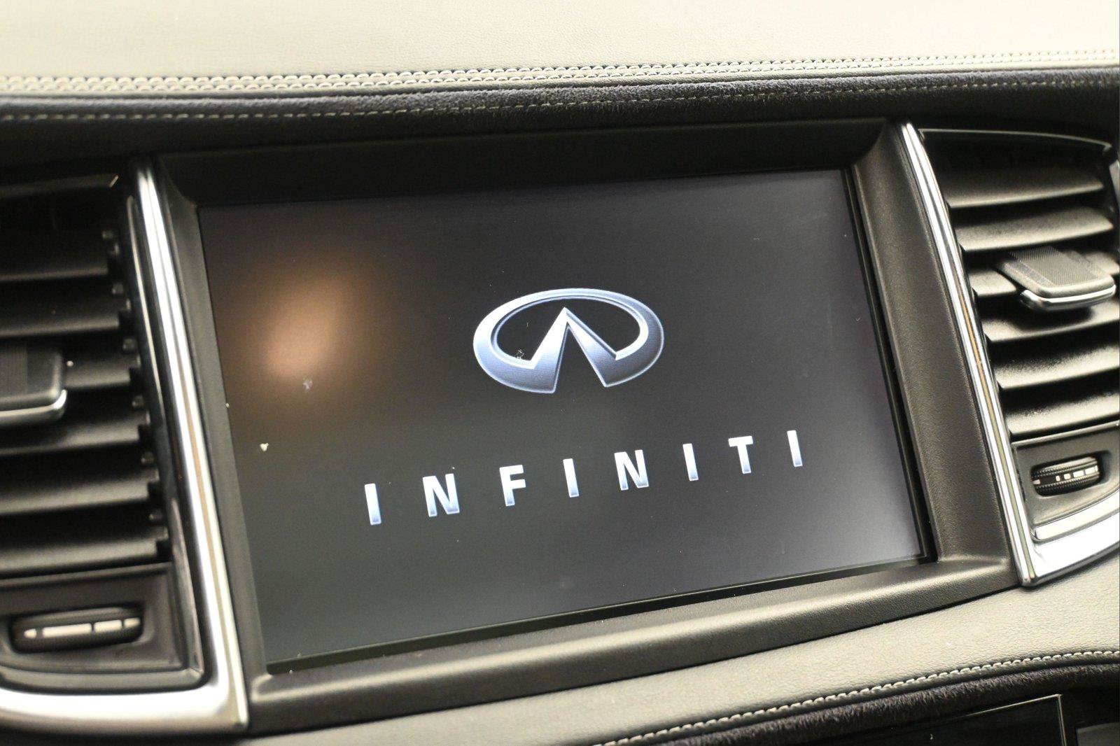 Used 2019 INFINITI QX50 Essential w/ Sensory Package AWD/4WD image 4
