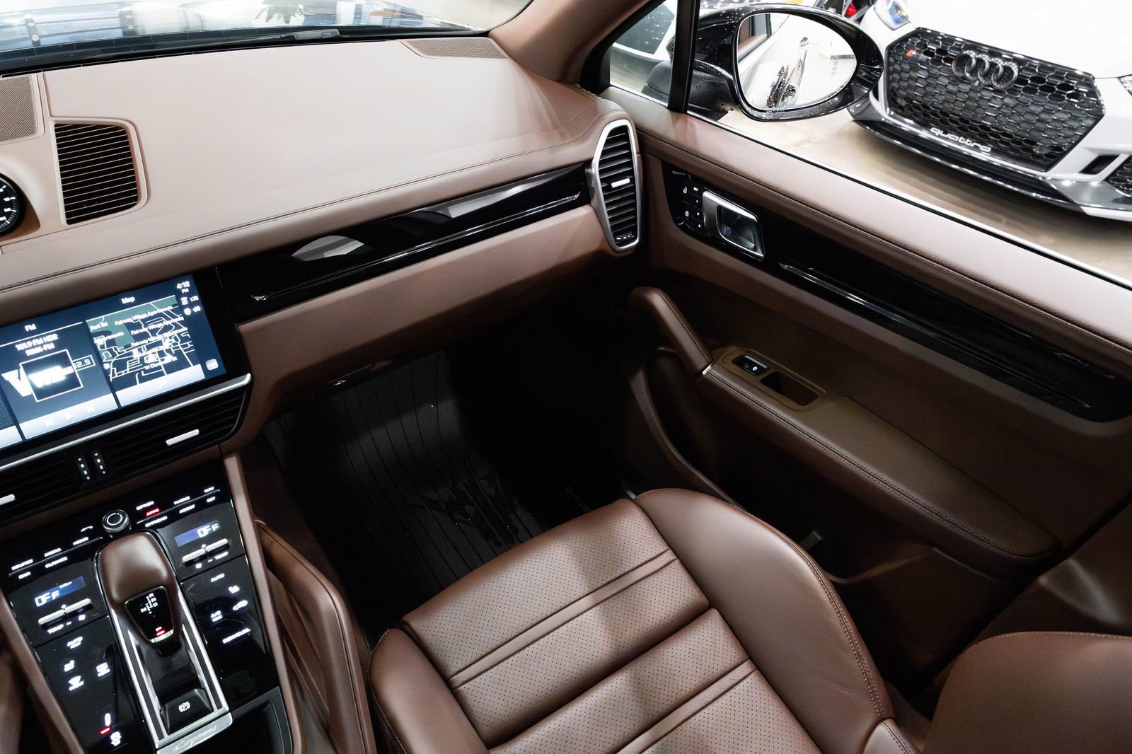 Used 2023 Porsche Cayenne image 11