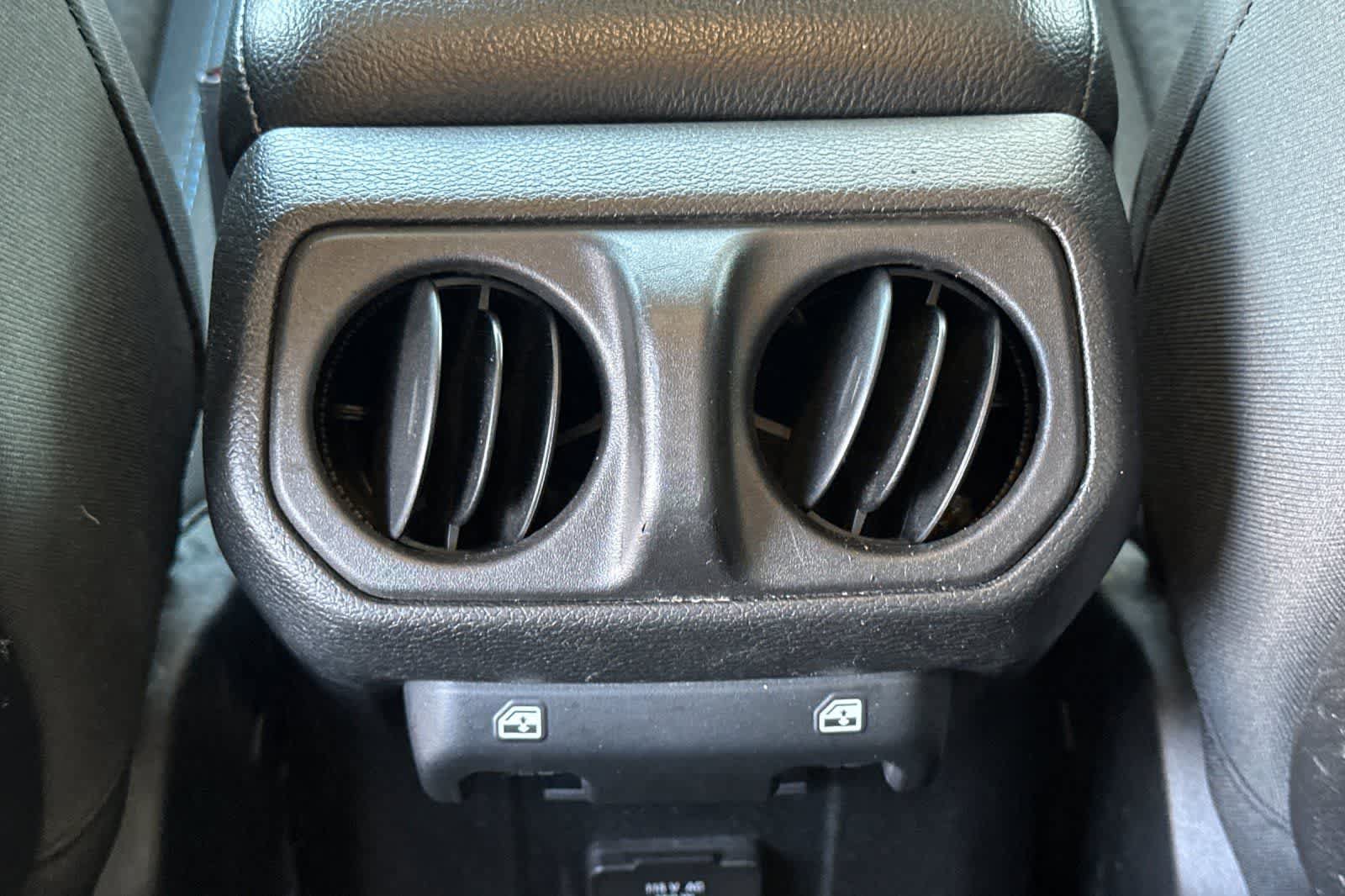 Used 2024 Jeep Wrangler Unlimited Rubicon 4xe AWD/4WD image 15