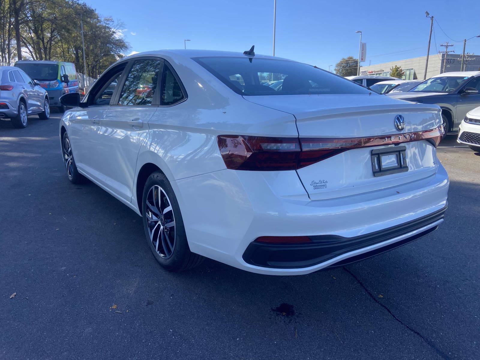 New 2026 Volkswagen Jetta SE FWD image 7