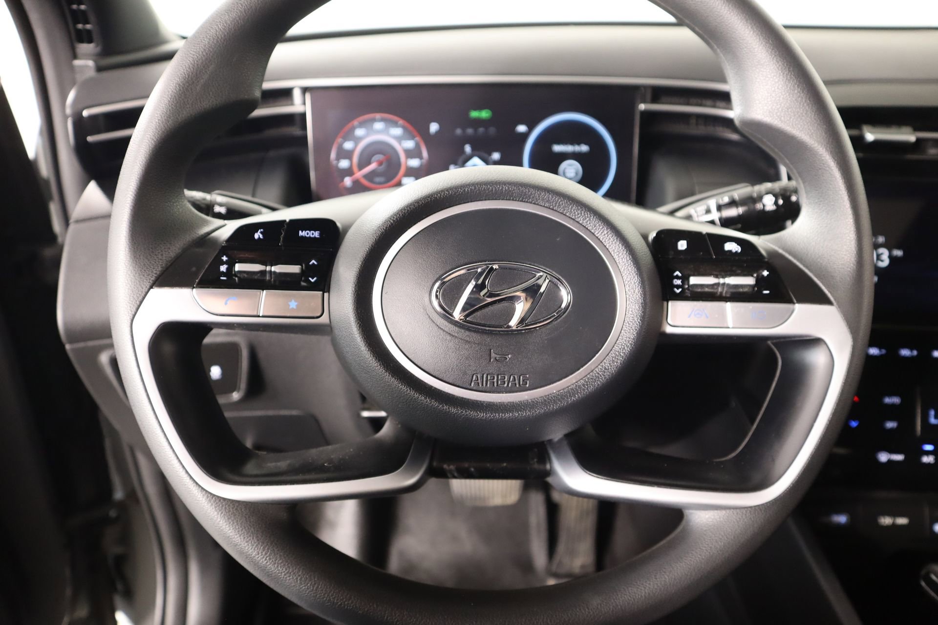 Used 2024 Hyundai Santa Cruz SEL w/ Activity Package image 3