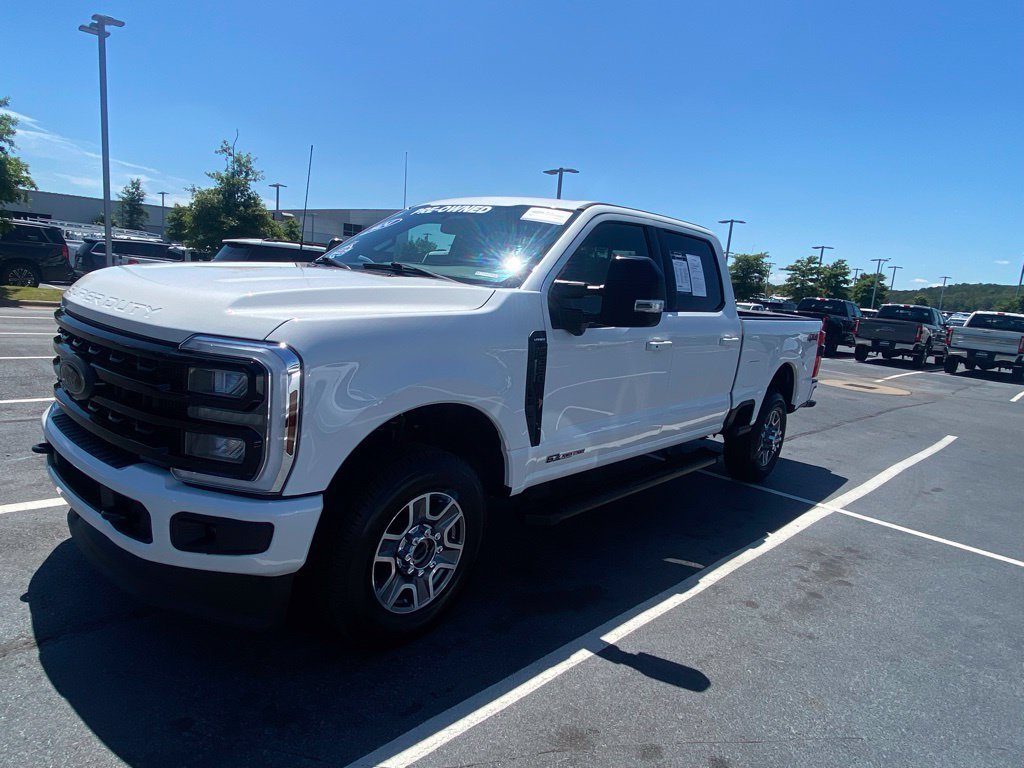 Used 2024 Ford F250 Lariat w/ Black Appearance Package AWD/4WD image 3