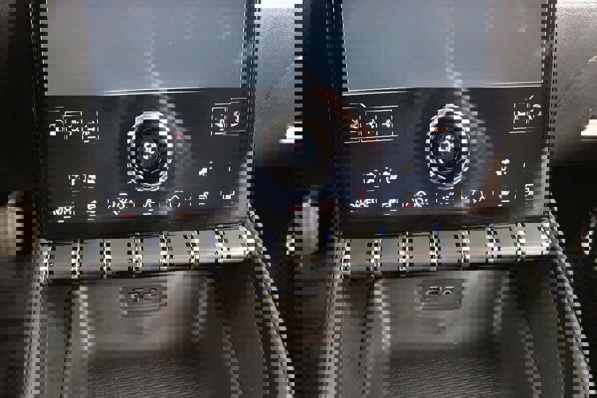 Used 2025 GMC Terrain Elevation image 19