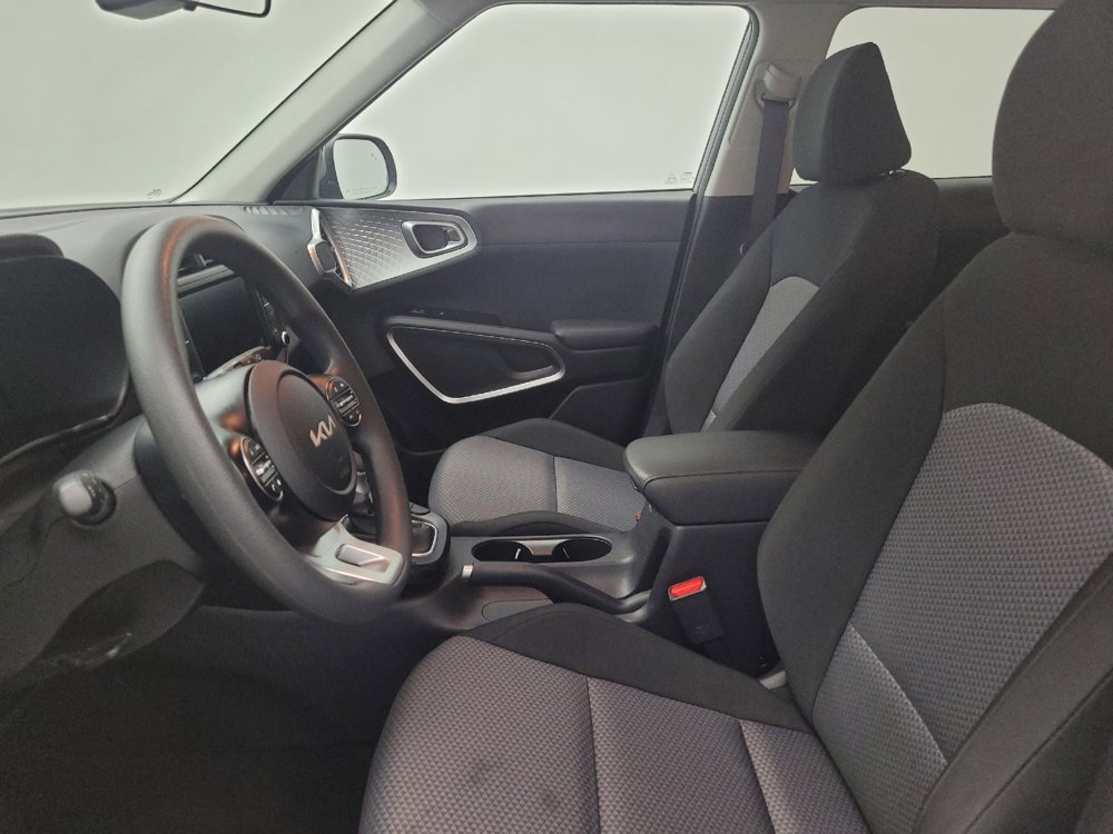 Used 2025 Kia Soul LX w/ LX Technology Package image 17