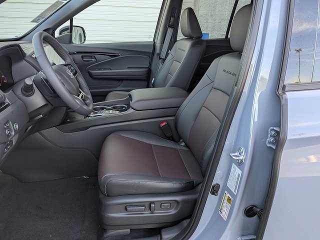 New 2026 Honda Ridgeline Black Edition image 13