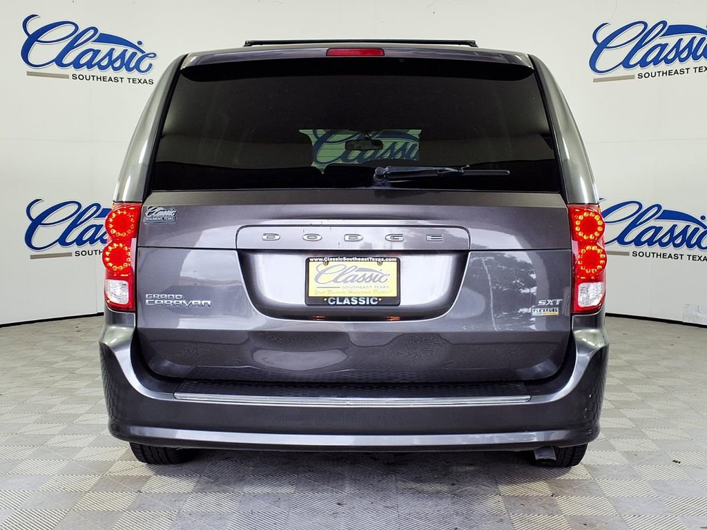 Used 2017 Dodge Grand Caravan SXT FWD image 4