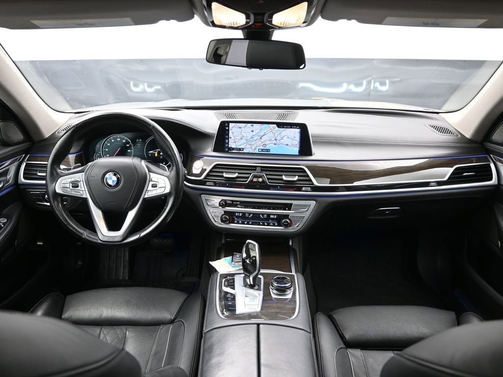 Used 2016 BMW 750i xDrive image 19