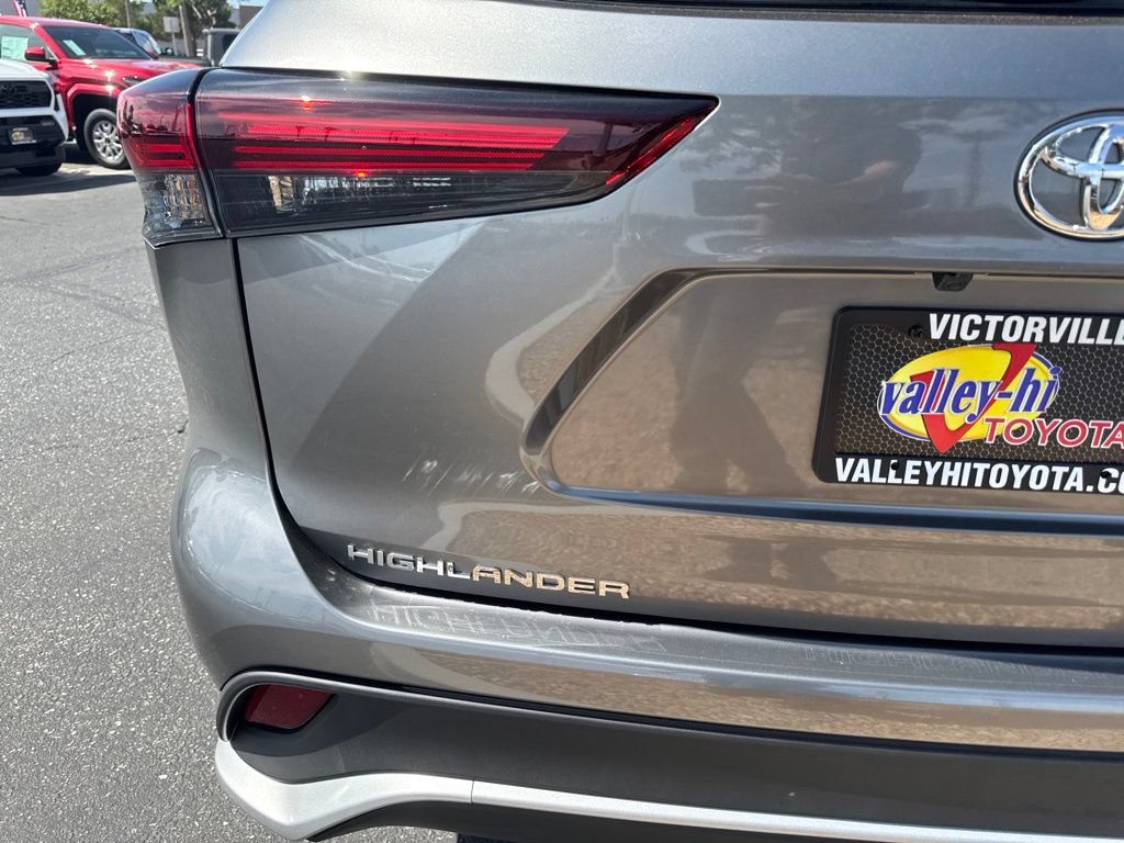 New 2026 Toyota Highlander XSE AWD/4WD image 4