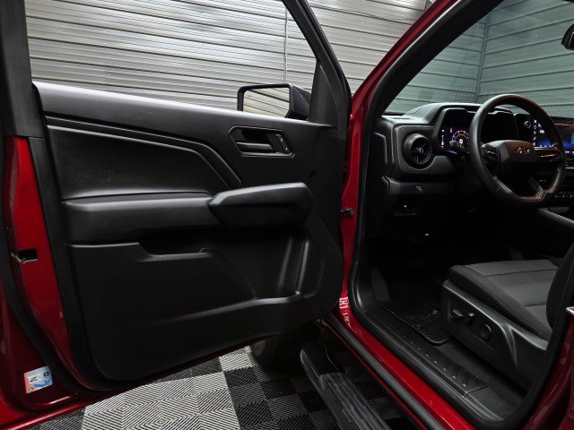 Used 2023 Chevrolet Colorado Trail Boss w/ Technology Package AWD/4WD image 32
