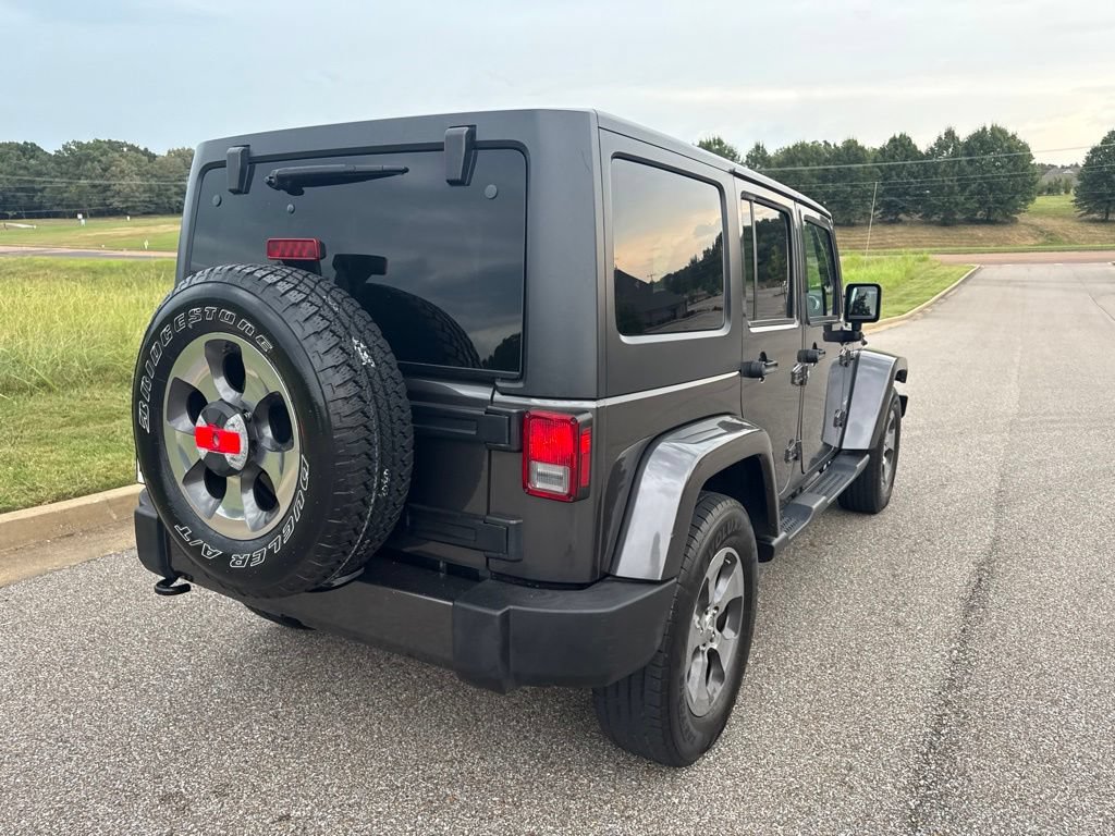 Used 2017 Jeep Wrangler Unlimited Sahara w/ Dual Top Group AWD/4WD image 3