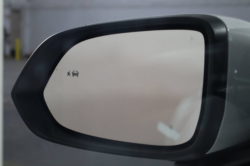 Used 2025 Chevrolet Equinox EV LT FWD image 35