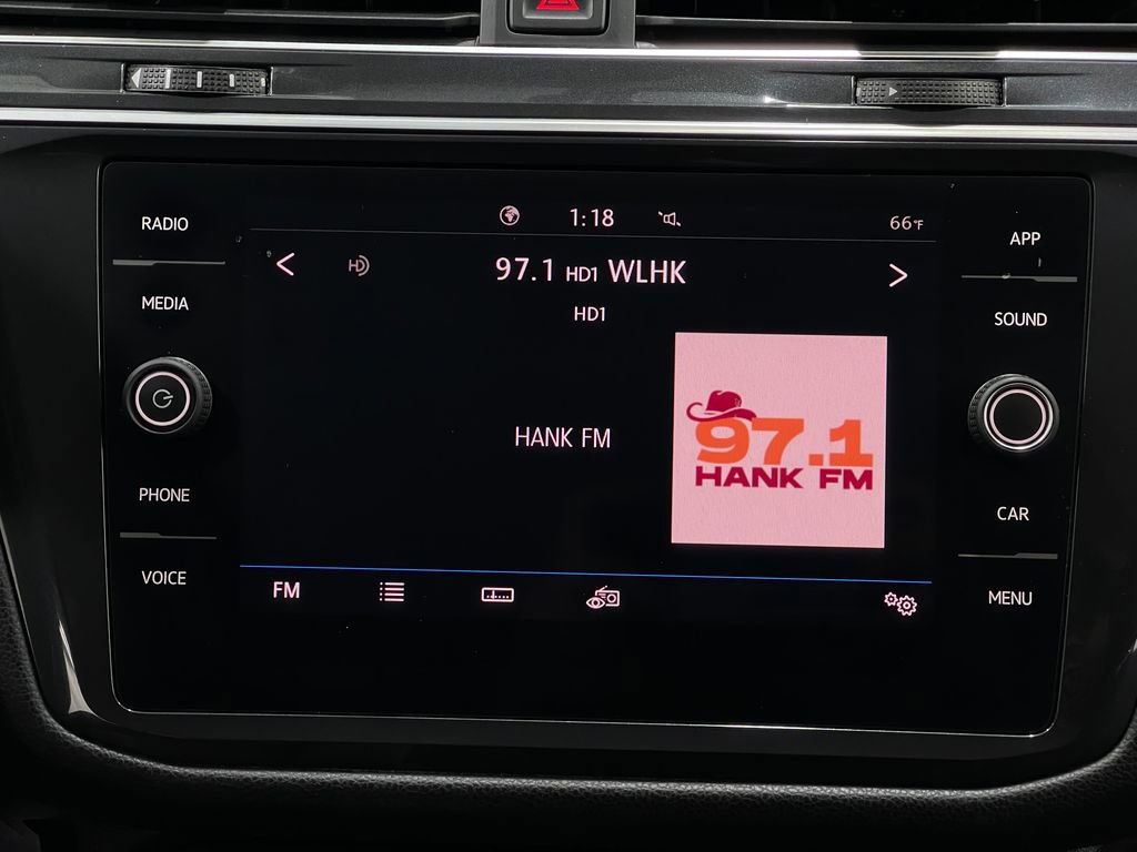 Used 2020 Volkswagen Tiguan SEL image 22