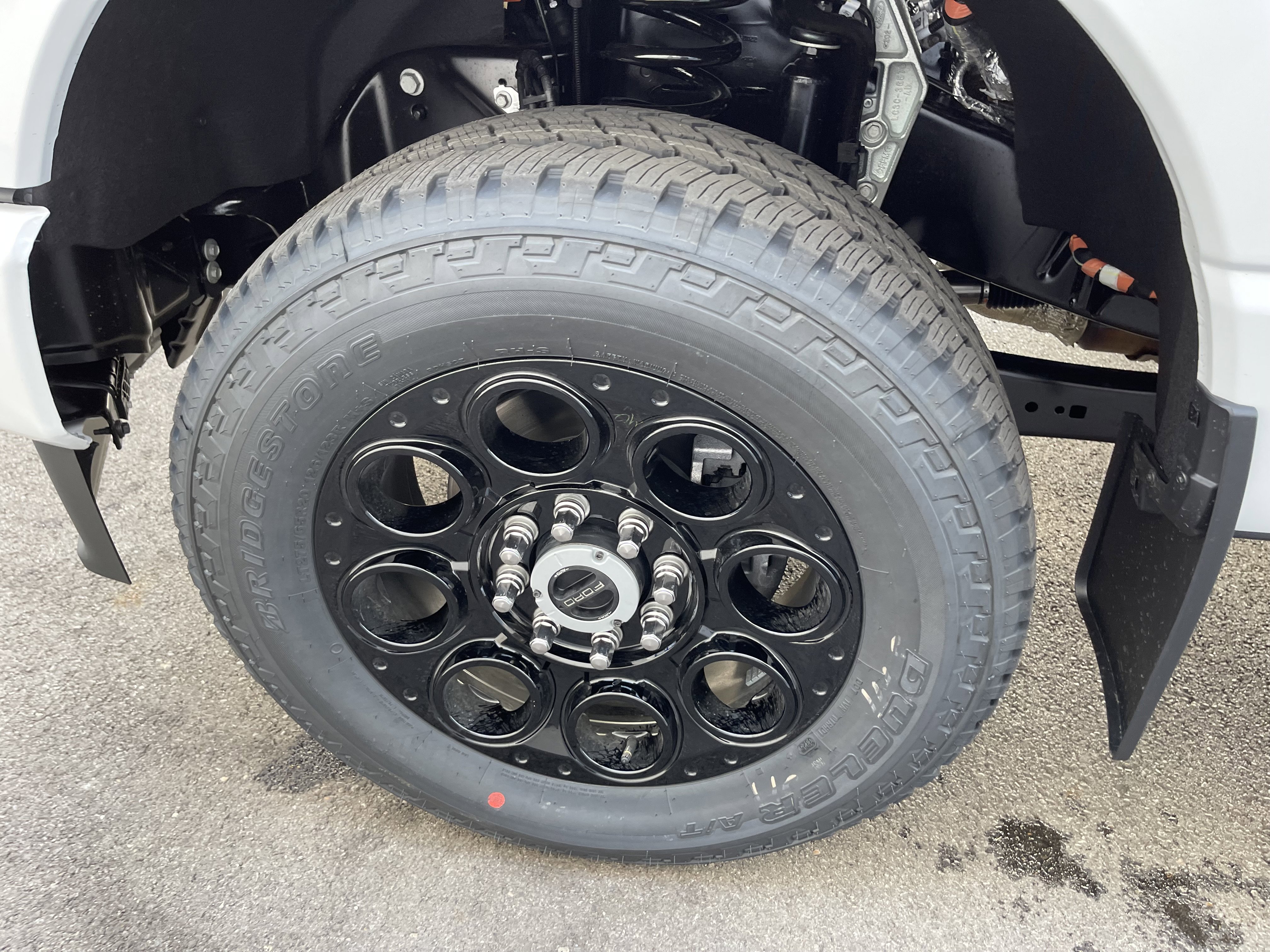 New 2026 Ford F350 Lariat w/ Black Appearance Package image 39