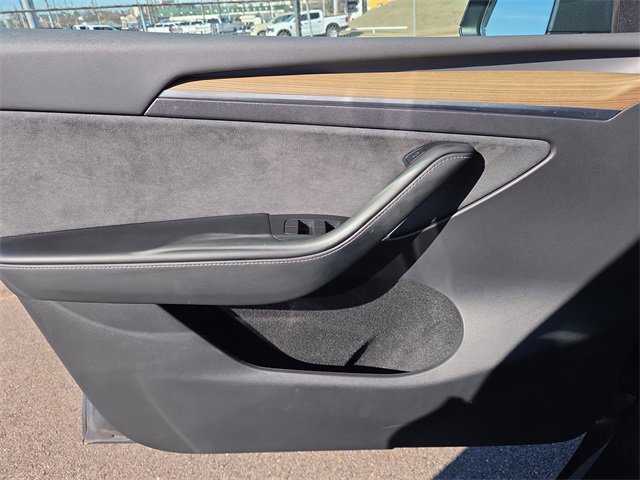 Used 2023 Tesla Model Y Long Range image 19